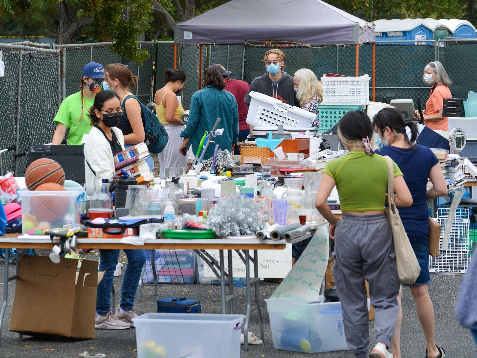 students "shop" at Pitzer's ReRoom